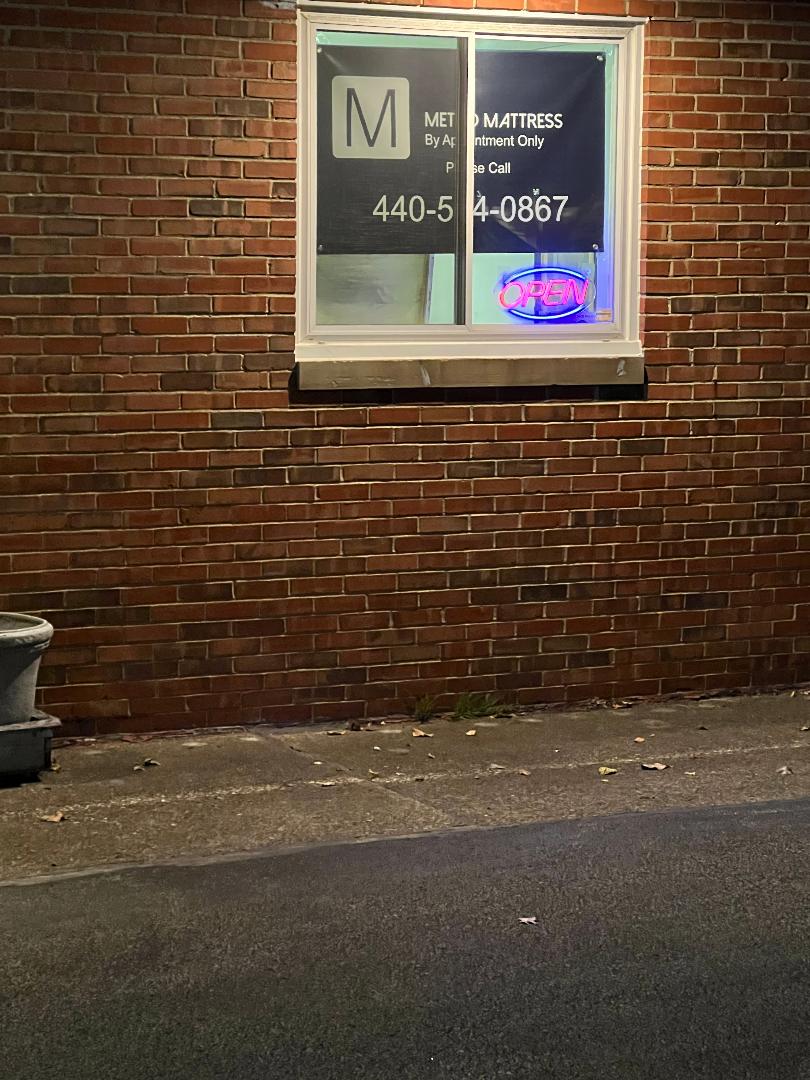 Metro Mattress & Furniture warehouse storefront